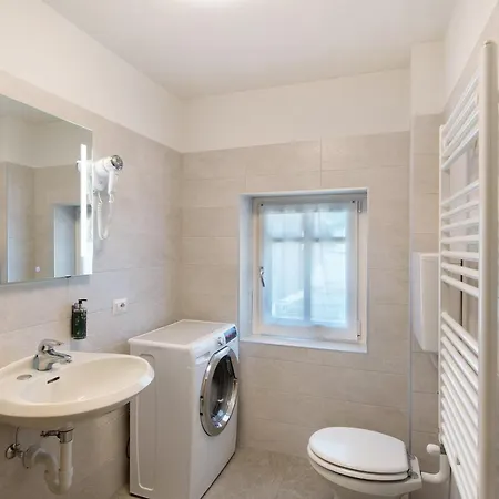 Apartman Gg 4 *